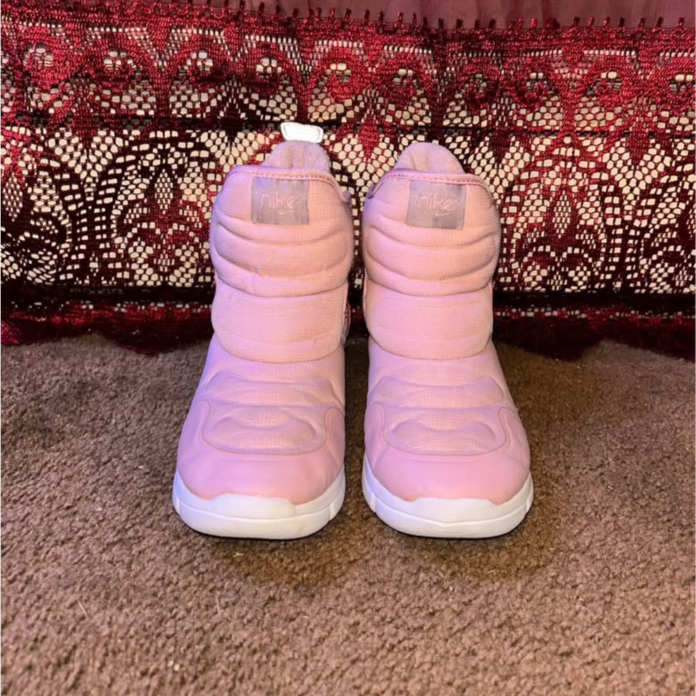 Nike snow boots